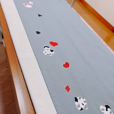 水色地にトランプのマーク柄が並んだ着物